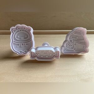 Kawaii Cookie  Plunger Cutters, Game Anime Figures Holiday Cookie Stamp Set of 3
